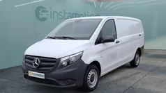 Weiß Gebraucht 2024 Mercedes Vito Van / Kleinbus | 29.298 € (Fairer Preis)