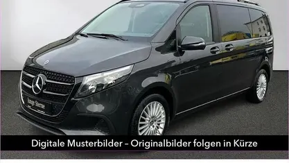 Gebraucht 2024 Mercedes V220 Van / Kleinbus | 53.950 € (Fairer Preis)