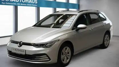 Gebraucht VW Golf VIII Life 110 PS (80 kW) 2024 Silber Kombi