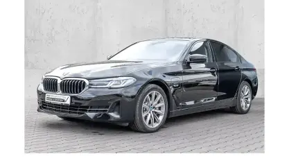 Gebraucht BMW 530e Shadowline 292 PS (214 kW) 2022 Schwarz uni Limousine
