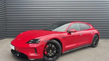Gebraucht Porsche Taycan Sport Turismo 514 kW (700 PS) 2025 Rot Kombi