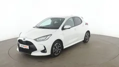 Silber Gebraucht 2021 Toyota Yaris Active Limousine | 17.790 € (Fairer Preis)