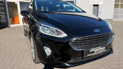 Gebraucht Ford Fiesta Titanium 101 PS (74 kW) 2018 Schwarz Kleinwagen