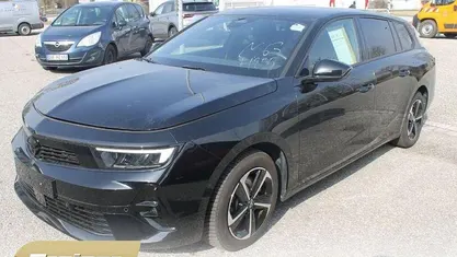 Gebraucht Opel Astra 131 PS (96 kW) 2024 Karbon schwarz (metallic) Kombi