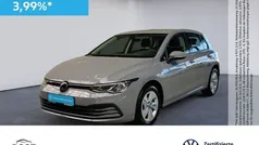 Gebraucht 2024 VW Golf VIII Life Limousine | 26.790 € (Fairer Preis)