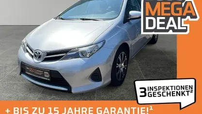 Gebraucht Toyota Auris Cool 99 PS (72 kW) 2014 Silber Limousine