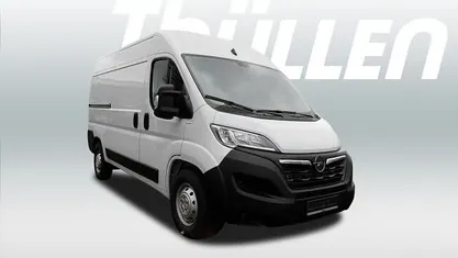 Weiß Gebraucht 2023 Opel Movano Edition Van | 20.980 € (Guter Preis)