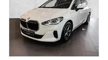 Neu BMW 225 Sport Line 136 PS (100 kW) 2026 Weiß Van / Kleinbus