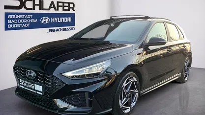Gebraucht Hyundai i30 N Line 140 PS (102 kW) 2025 Abyss black / mic Limousine