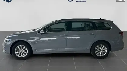 Gebraucht VW Passat Business 150 PS (110 kW) 2024 Mondsteingrau Kombi