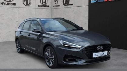 Używany Hyundai i30 Advantage 150 KM (110 kW) 2025 Pomarańczowy Kombi