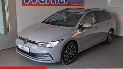 Gebraucht VW Golf VIII Life 131 PS (96 kW) 2022 Grau Kombi