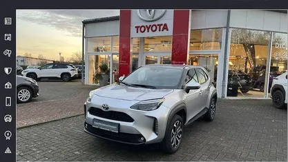 Silver metallic Gebraucht 2023 Toyota Yaris Cross Team SUV | 25.650 € (Fairer Preis)