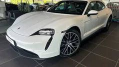 Weiß Gebraucht 2023 Porsche Taycan Sport Turismo Limousine | 67.900 € (Guter Preis)