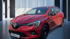 Rot Gebraucht 2022 Renault Clio V Zen Limousine | 12.989 € (Fairer Preis)