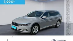 Mondsteingrau Gebraucht 2023 VW Passat Elegance Kombi | 34.840 € (Fairer Preis)