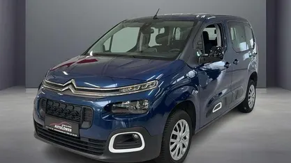 Blau Gebraucht 2023 Citroën Berlingo Feel Van / Kleinbus | 24.450 € (Fairer Preis)