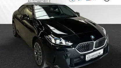 Gebraucht BMW 220 170 PS (125 kW) 2025 Saphirschwarz metallic Coupé