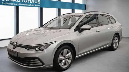 Silber Gebraucht 2023 VW Golf VIII Life Kombi | 22.170 € (Guter Preis)