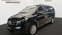 Obsidianschwarz metallic Gebraucht 2023 Mercedes V300 Van / Kleinbus | 63.427 € (Guter Preis)