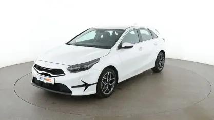 Gebraucht Kia Ceed Spirit 140 PS (102 kW) 2024 Weiß Kleinwagen