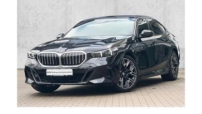 Gebraucht BMW 520 M Sport 208 PS (152 kW) 2025 Schwarz Limousine
