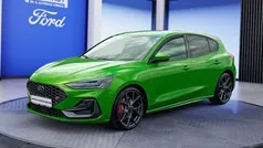 Mean green metallic Gebraucht 2024 Ford Focus ST Limousine | 34.990 € (Fairer Preis)