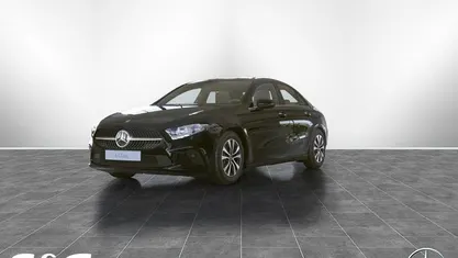 Gebraucht Mercedes A200 Style 163 PS (119 kW) 2023 Unilack nachtschwarz Limousine