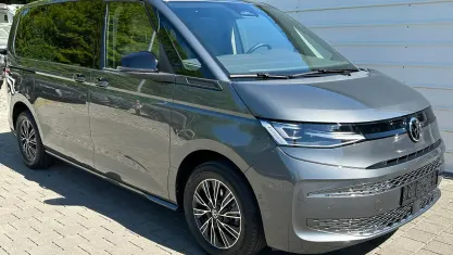Neu VW Multivan 150 PS (110 kW) 2026 Schwarz Van / Kleinbus