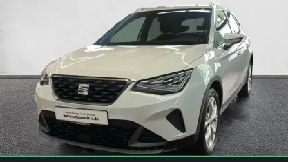 Gebraucht Seat Arona FR 110 PS (80 kW) 2023 Nevada weiss (weiß) SUV