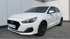 Polar white Gebraucht 2018 Hyundai i30 Select Limousine | 11.250 €