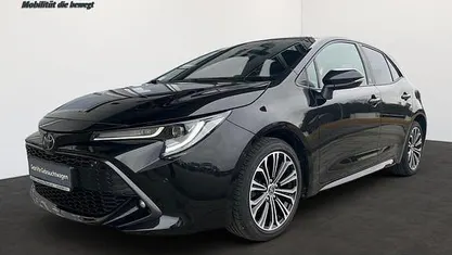 Schwarz Gebraucht 2021 Toyota Corolla Team Kleinwagen | 19.270 € (Fairer Preis)
