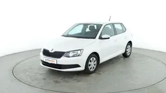 Weiß Gebraucht 2016 Skoda Fabia Active Kleinwagen | 8.620 € (Fairer Preis)