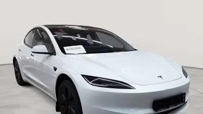 Gebraucht Tesla Model 3 RWD 208 kW (283 PS) 2024 Pearl white multicoat Limousine