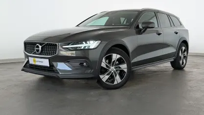 Gebraucht Volvo V60 CC Pro 197 PS (144 kW) 2022 Pine grey Kombi