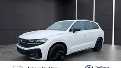 Pure white (weiß) Gebraucht 2023 VW Touareg R-line SUV | 69.990 € (Fairer Preis)