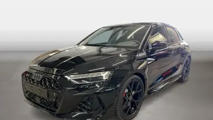 Neu Audi RS3 Ambiente 400 PS (294 kW) 2026 Mythosschwarz Limousine