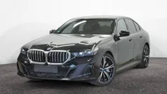Black sapphire Gebraucht 2024 BMW 550e M Sport Limousine | 78.950 € (Guter Preis)