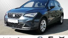 Magnetic grau Gebraucht 2023 Seat Arona FR SUV | 19.480 € (Fairer Preis)