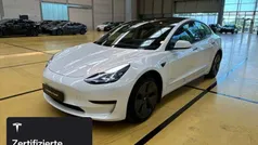 Weiß Gebraucht 2021 Tesla Model 3 Limousine | 27.400 € (Fairer Preis)