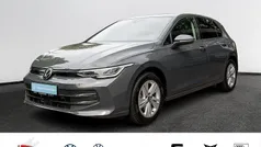 Grau Gebraucht 2024 VW Golf VIII Life Limousine | 27.990 € (Fairer Preis)