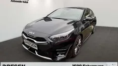 1k) black pearl m (schwarz Neu 2025 Kia ProCeed GT-Line Kleinwagen | 30.980 € (Fairer Preis)