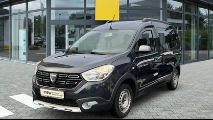 Grau Gebraucht 2021 Dacia Dokker Stepway Van / Kleinbus | 14.990 € (Fairer Preis)