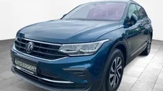 Blau Gebraucht 2022 VW Tiguan Active SUV | 26.990 € (Guter Preis)