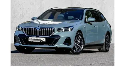 Second-hand BMW 550e M Sport 489 CP (359 kW) 2025 Verde Break