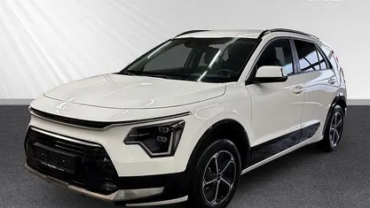 Weiss (schneeweiß) Neu 2026 Kia Niro Comfort SUV | 29.797 € (Fairer Preis)