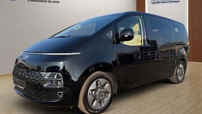 Używany Hyundai Staria Trend 177 KM (130 kW) 2023 Czarny Minivan