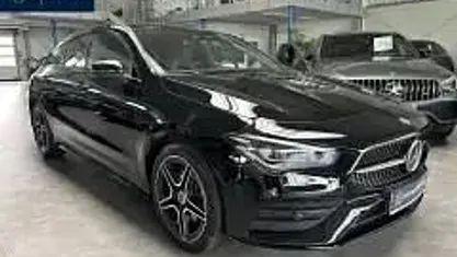 Gebraucht Mercedes CLA250e Shooting Brake AMG 160 PS (117 kW) 2023 Schwarz Kombi