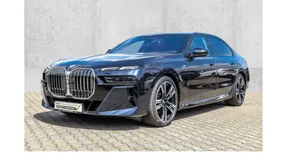 Gebraucht BMW 740 M Sport 286 PS (210 kW) 2025 Carbonschwarz Limousine