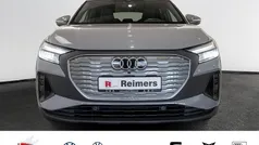 Grau Gebraucht 2022 Audi Q4 e-tron Basis SUV | 24.990 € (Fairer Preis)